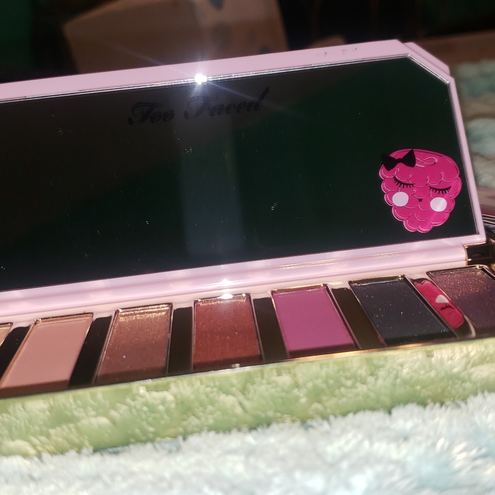 Too Faced Palette - Picture 3 of 8